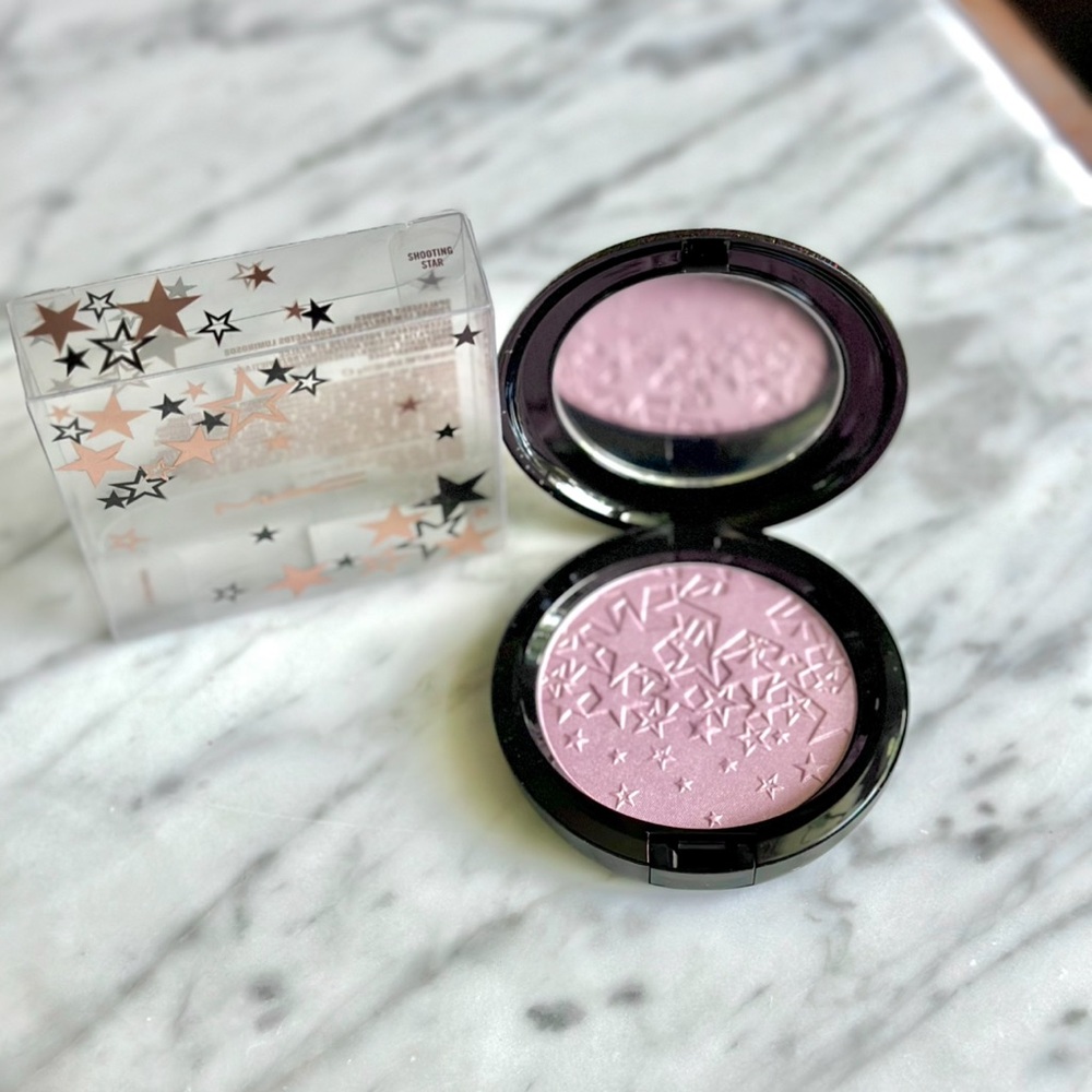 MAC Cosmetics Pink Highlighter with Shimmery Finish